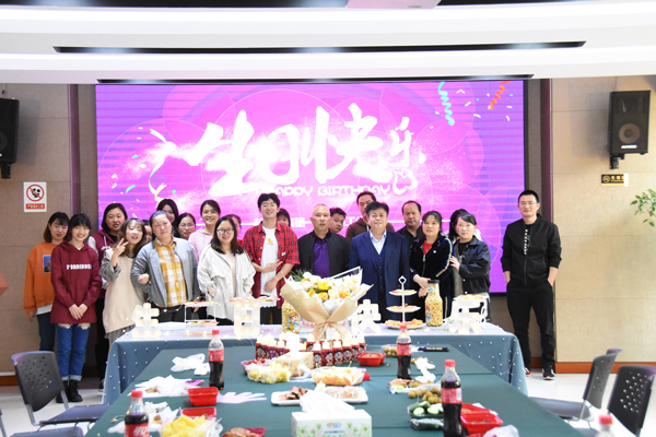 “感恩有你，携手同行”！开云开户app官方举办2022年一季度员工集体生日会