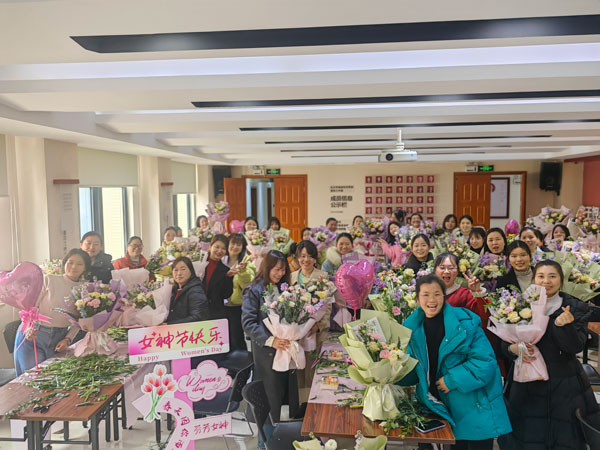 2025开云开户app官方防雷女神节插花沙龙